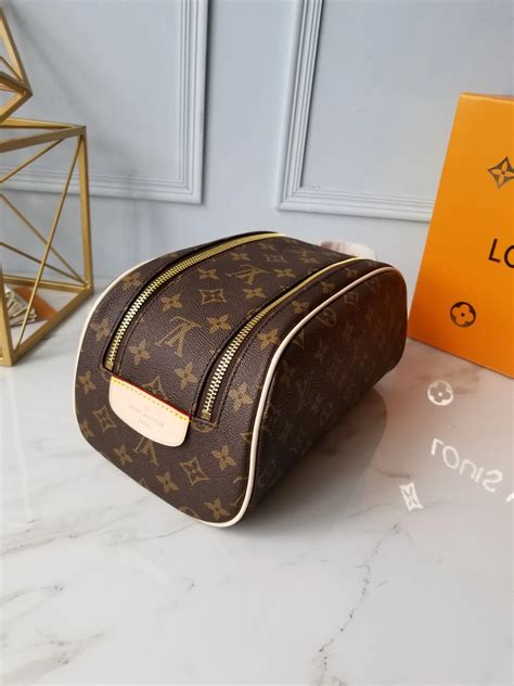 fake louis vuitton mens wash bag|louis vuitton pre owned wash bag.